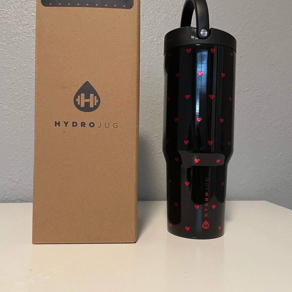 HydroJug Black Bottle with Red Heart Design queen of hearts last one high demand